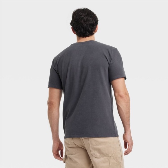 Men's Gray Pocket T-Shirt - Picture 2 of 4